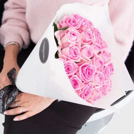 Букет из 25 "Ревиваль" White - Розы 40 см.