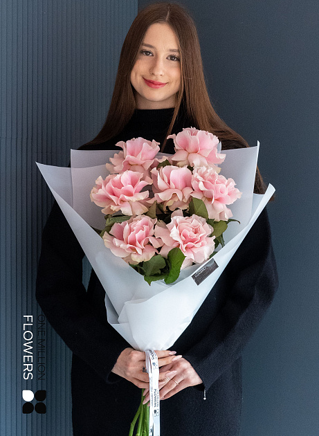 Букет из 7 французских роз "Пинк Мондиаль" Эквадор